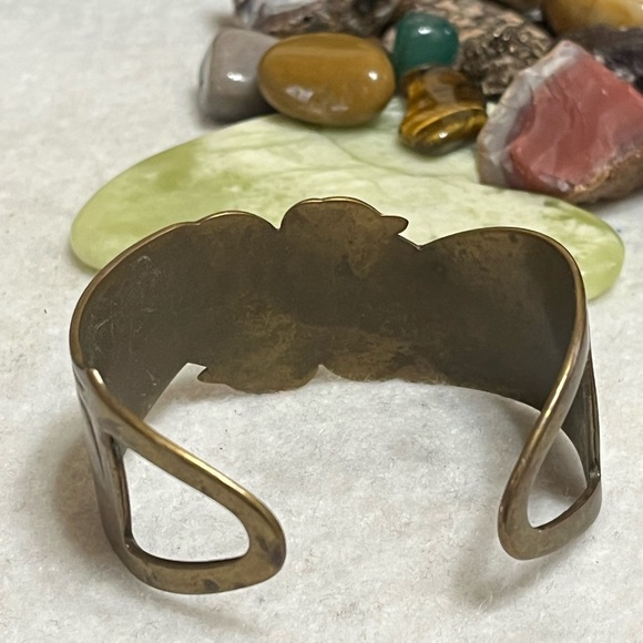 Back To Back Vintage Cat Cuff Bracelet - Picture 5 of 13